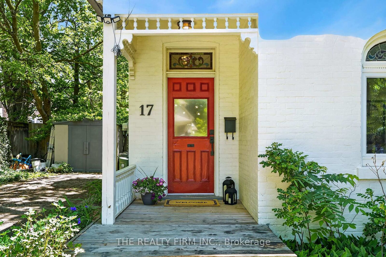 Property Photo: 17 Woodward Avenue ON N6H 2G6