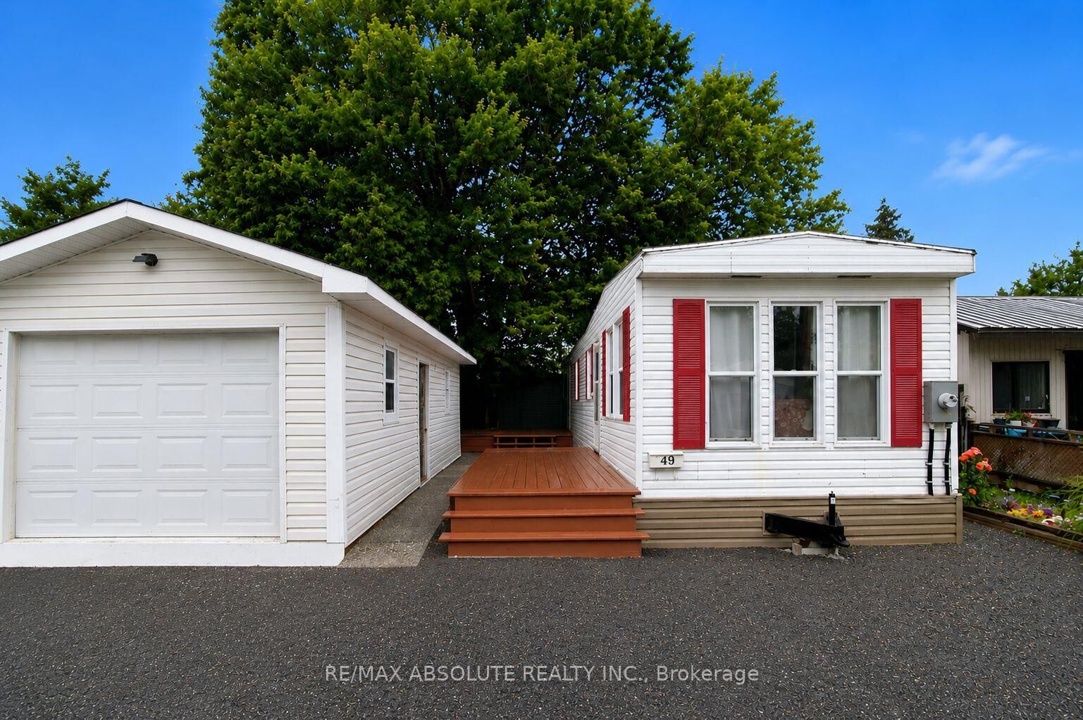 Property Photo: 3535 St. Joseph Boulevard 49 ON K2H 8S1