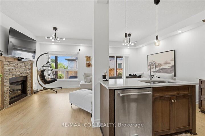 Property Photo:  275 Falconridge Drive  ON N2K 0C5 