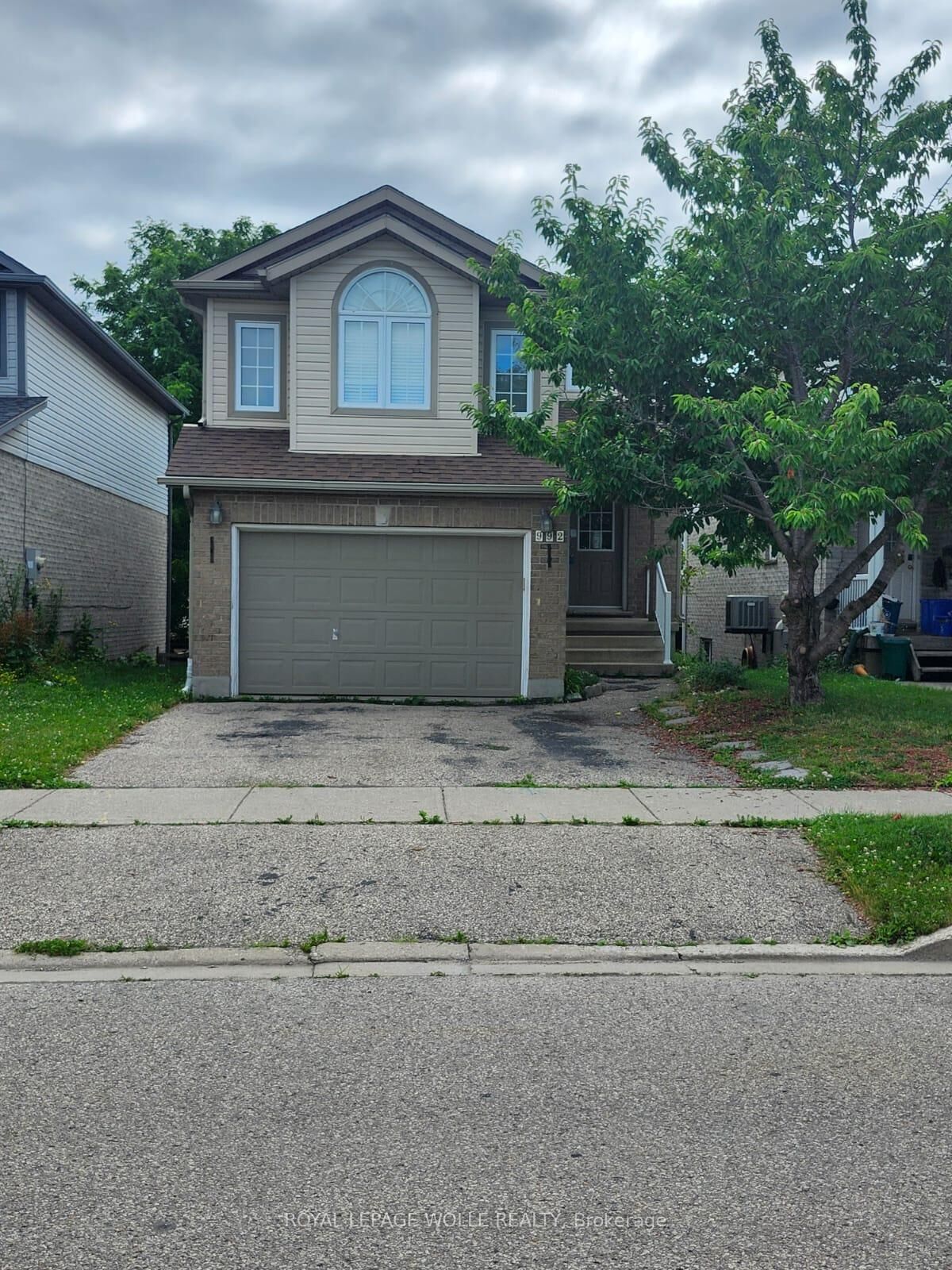 Property Photo: 992 Copper Leaf Crescent ON N2E 3W3