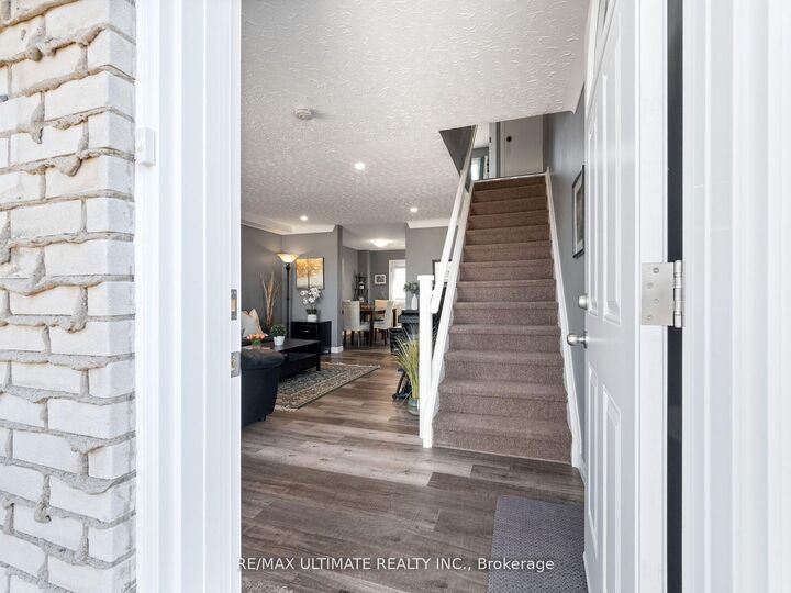 Property Photo: 252 Bertie Street 3 ON L2A 1Z6