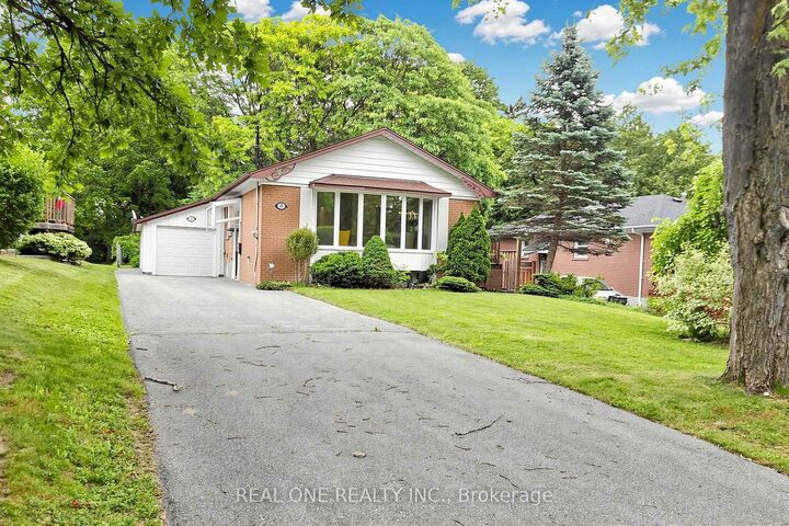 Property Photo:  49 Bayview Parkway  ON L3Y 3W2 