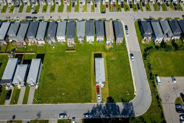 Property Photo:  201 Iva Street  ON L3C 3B9 