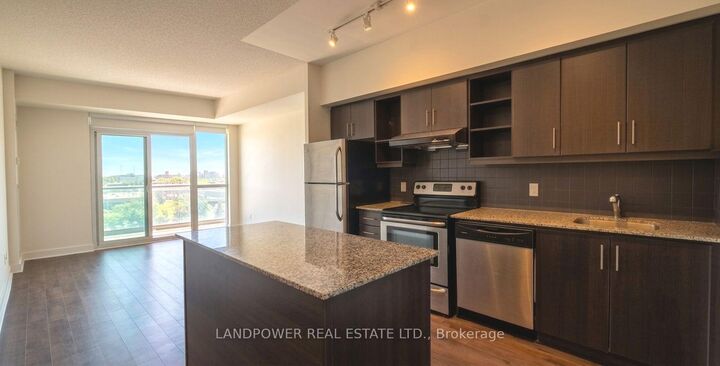Property Photo:  35 Brian Peck Crescent 916  ON M4G 0A5 