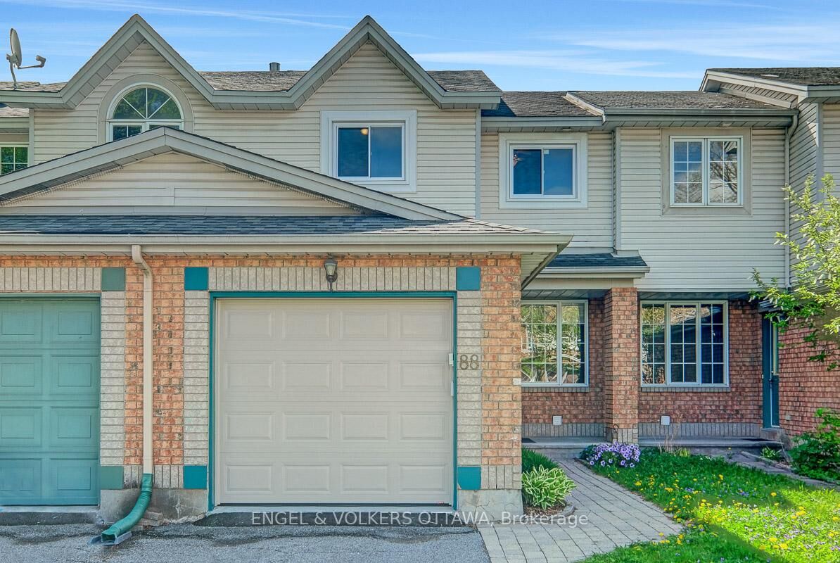 Property Photo:  88 Kincardine Drive  ON K2V 1B2 