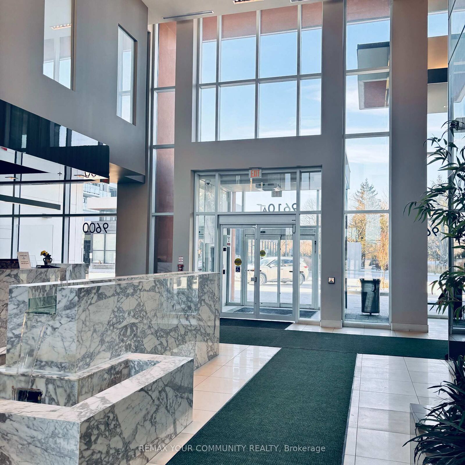 Property Photo:  9600 Yonge Street 318B  ON L4C 0X3 