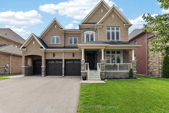 Property Photo: 14 Coppermine Court ON L7B 0A5