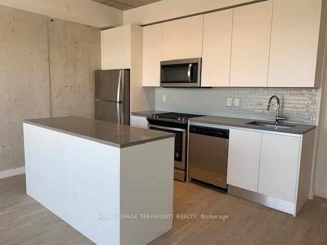 Property Photo:  246 Logan Avenue 713  ON M4M 0E9 