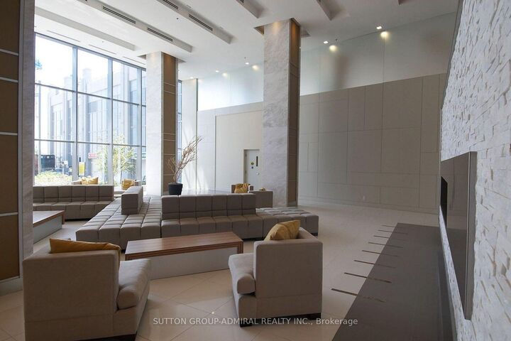 Property Photo:  16 Brookers Lane 2704  ON M8V 0A5 