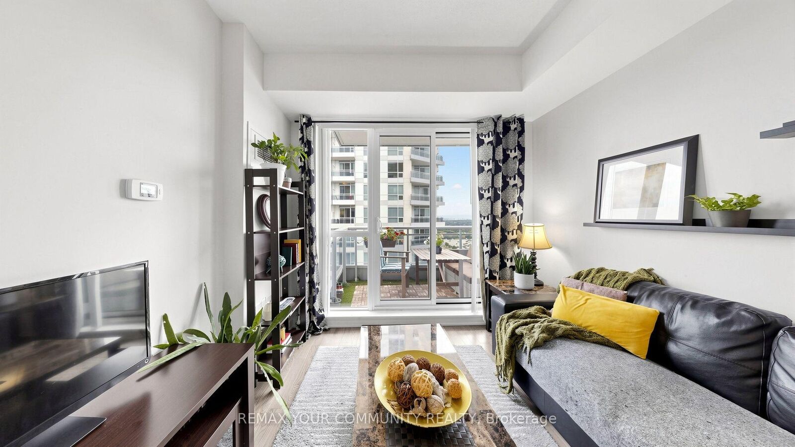 Property Photo:  9205 Yonge Street Ne1710  ON L4C 1V5 