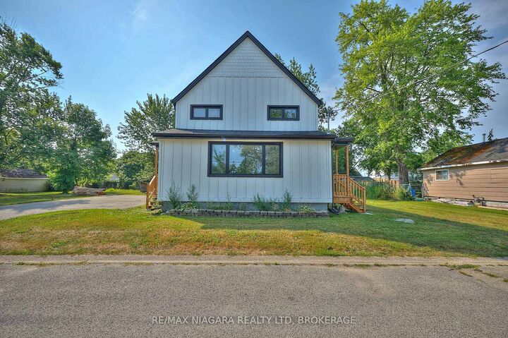 Property Photo: 19 Maccabee Avenue Lower ON L2A 1C7