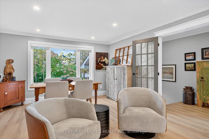 Property Photo: 114 Oakwood Crescent ON K9J 1N3