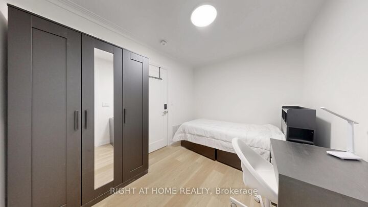 Property Photo:  61 Gladys Road  ON M1C 1C7 