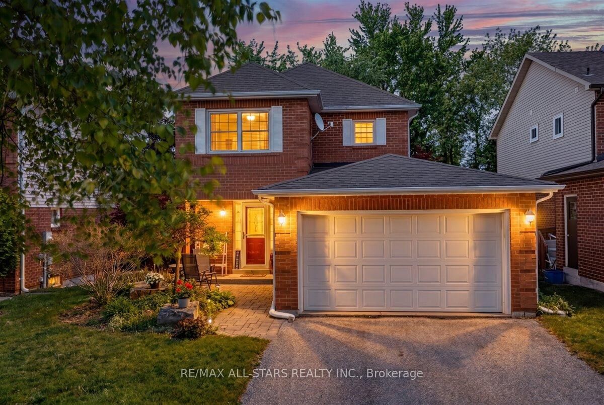 Property Photo: 66 Kyle Crescent ON L4P 3P6