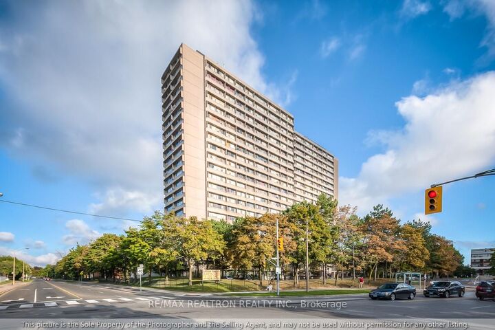 100 Leeward Glenway 1401 — photo 1