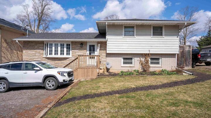 117 Wonham Street S — photo 1