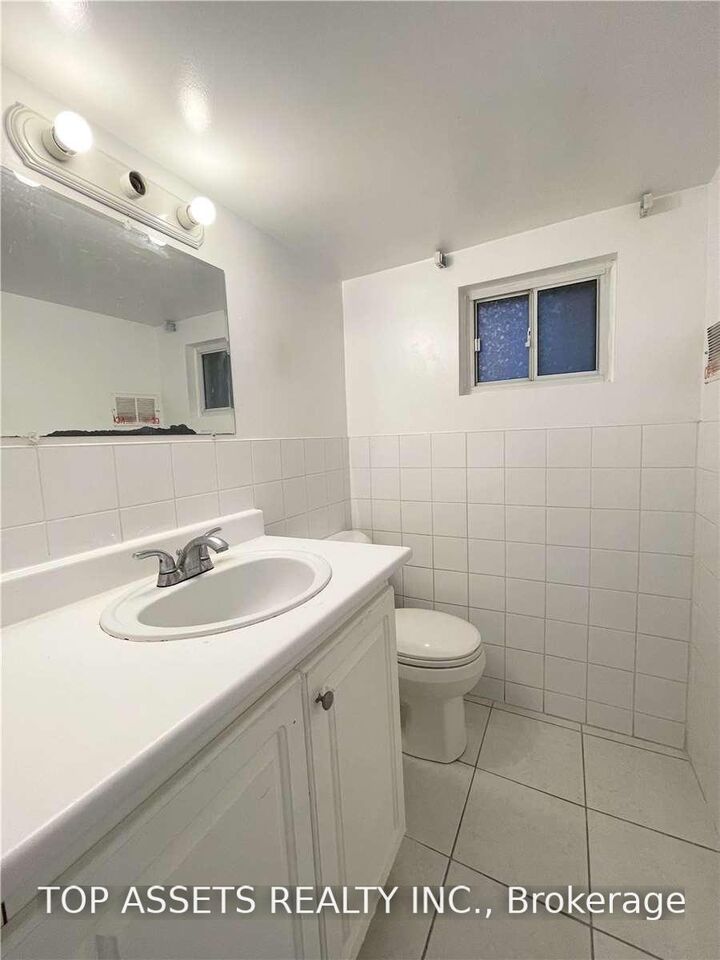 Property Photo:  570 Vaughan Road Lower (One Room)  ON M6C 2R3 