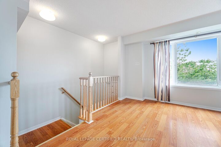 Property Photo:  4861 Half Moon Grove 16  ON L5M 8C7 