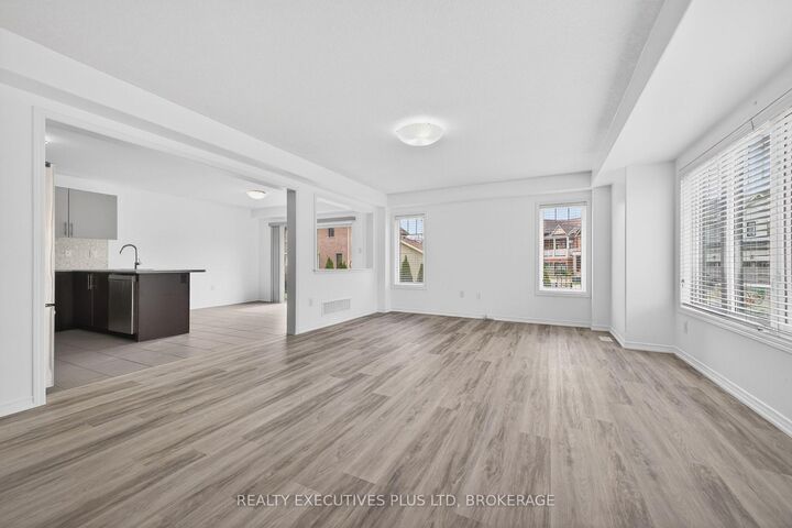 Property Photo: 7829 Buckeye Crescent ON L2H 0P1