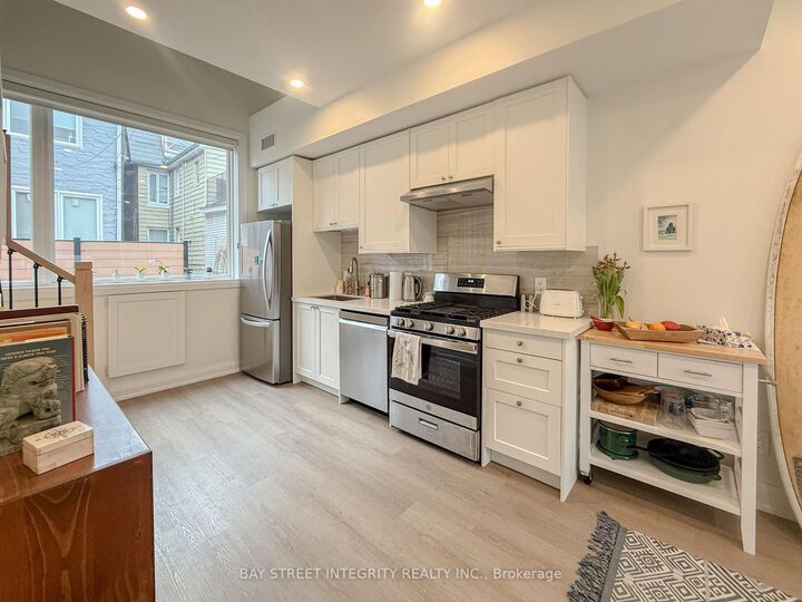 Property Photo:  598 Crawford Street Laneway  ON M6G 3K2 