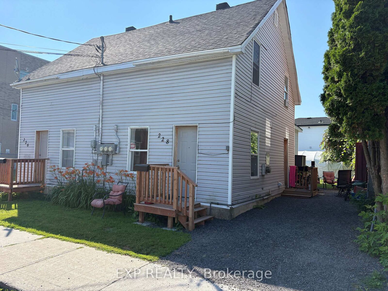 Property Photo:  228 First Street W  ON K6J 1C5 