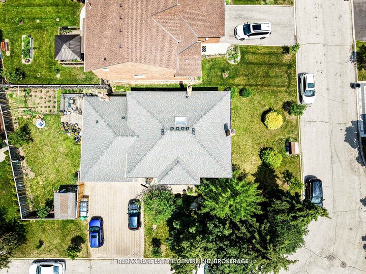 Property Photo: 4449 Idlewilde Crescent ON L5M 4E5