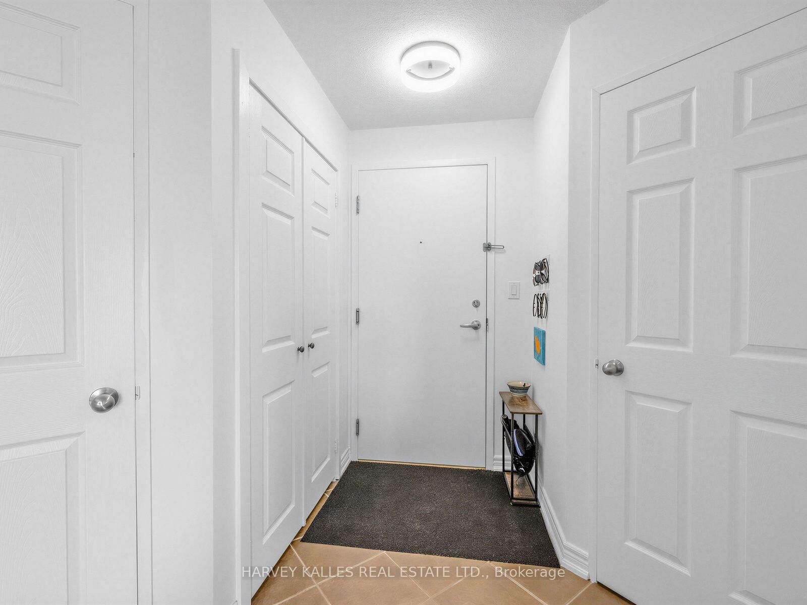 Property Photo: 1369 Bloor Street W 905 ON M6P 4J4