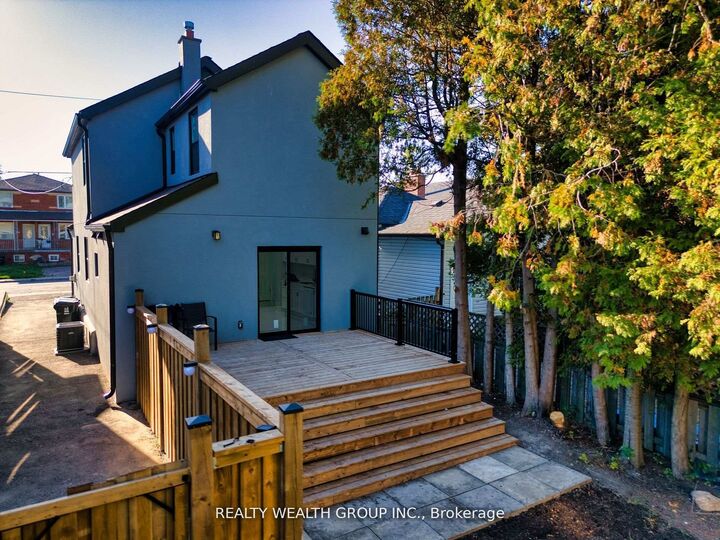 Property Photo: 47 Preston Street ON M1N 3N2