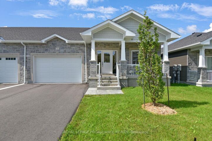 Property Photo: 33 Douglas Marshall Crescent ON K6V 0E8