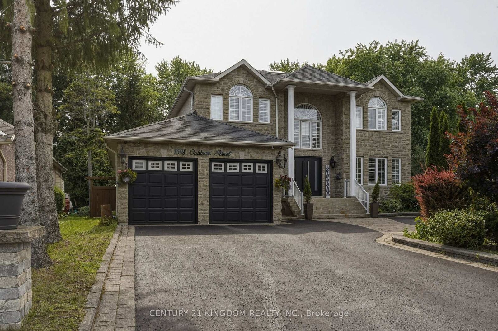 Photo de la propriété:  1598 Oakburn Street  ON L1V 6M9 
