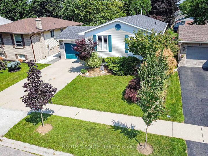 Property Photo:  10 Latzer Crescent  ON N3V 1C9 