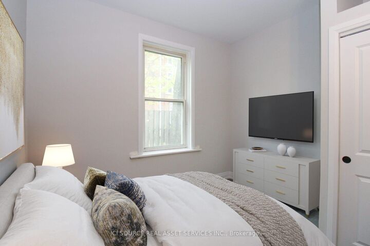 Property Photo:  291 Stewart Street 3  ON K9J 3N2 