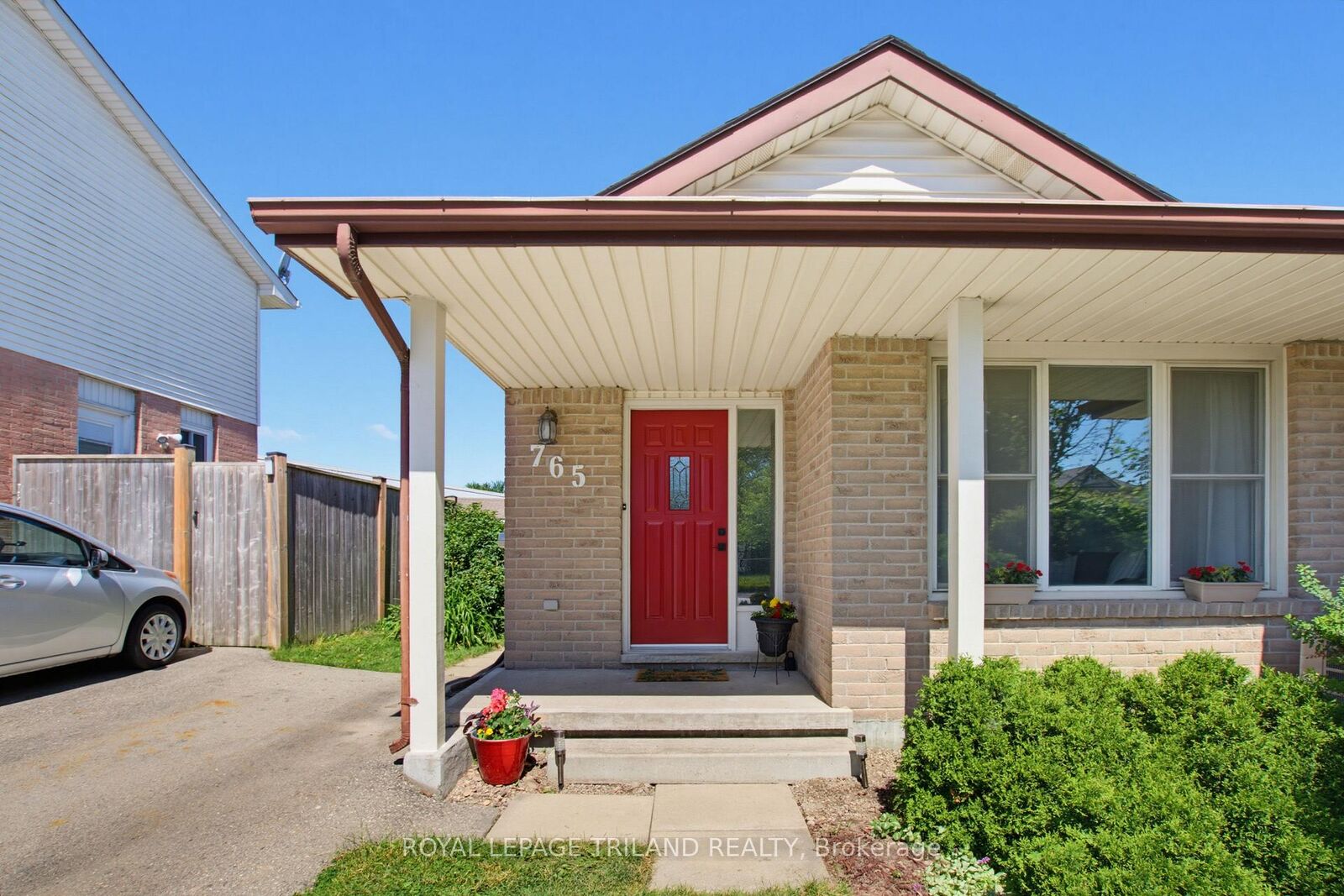 Property Photo:  765 Homeview Road  ON N6C 5N7 