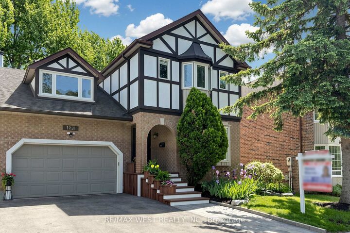 Property Photo:  1931 Fairport Road  ON L1V 1T5 