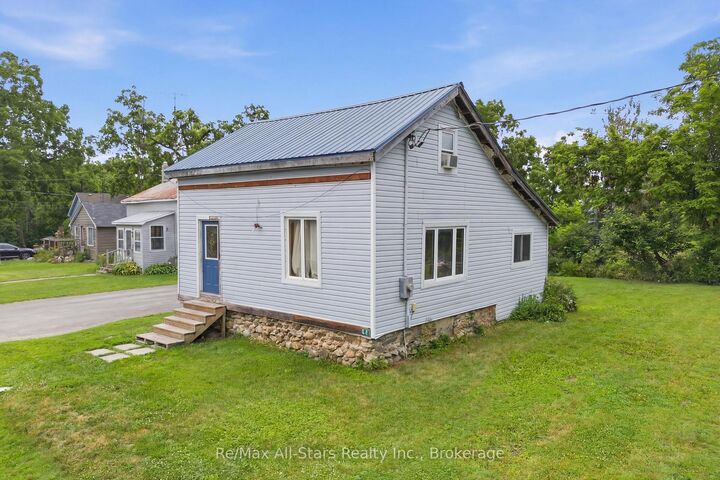 Property Photo: 19 Christopher Street ON K0M 2J0