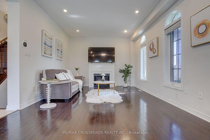 Property Photo:  205 Box Grove By- Pass  ON L6B 0L1 