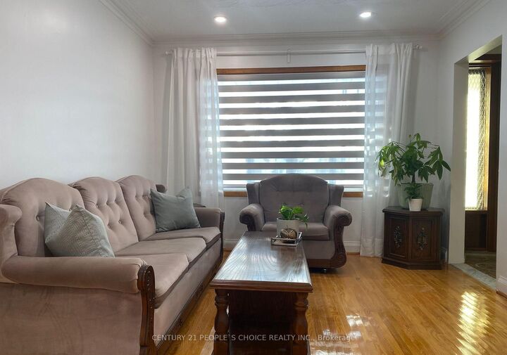 Property Photo: 10 Rosewood Avenue ON M8Z 1X4