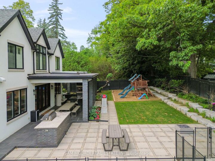 231 Wedgewood Drive — photo 1