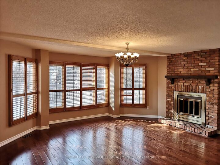 Property Photo: 41 Ambleside Crescent ON L3R 7T3