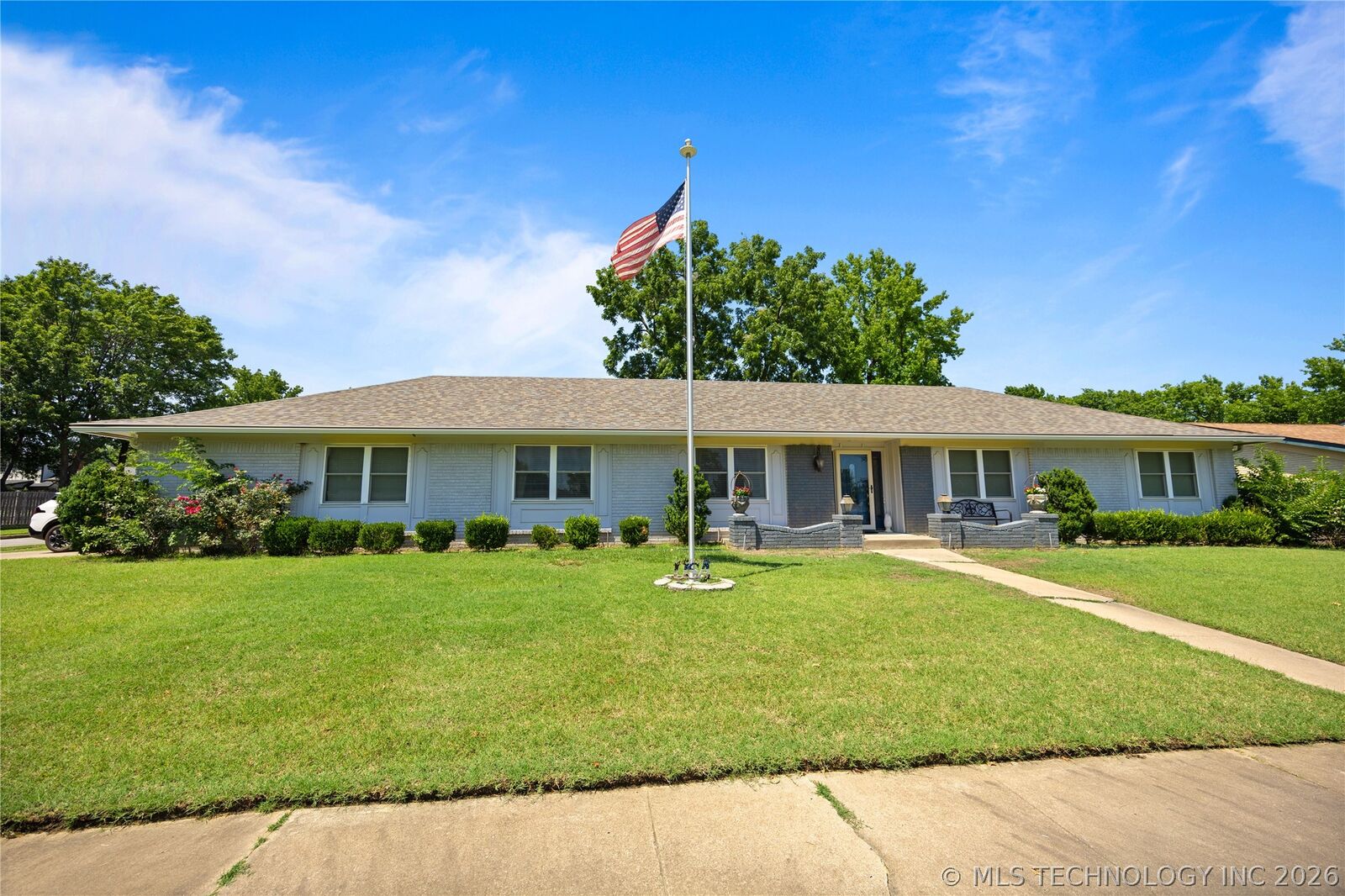 Property Photo:  6809 E 74th Street  OK 74133 