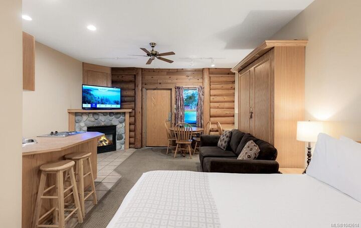 Property Photo: 1155 Resort Dr #201 BC V9P 2E3
