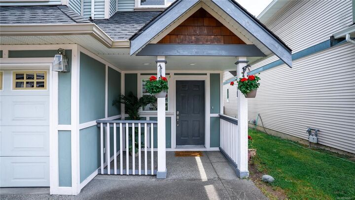 Property Photo:  921 Colville Rd #5  BC V9A 4P4 