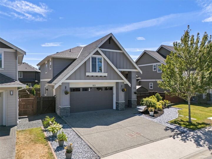 Property Photo:  1121 Smokehouse Cres  BC V9C 0M6 