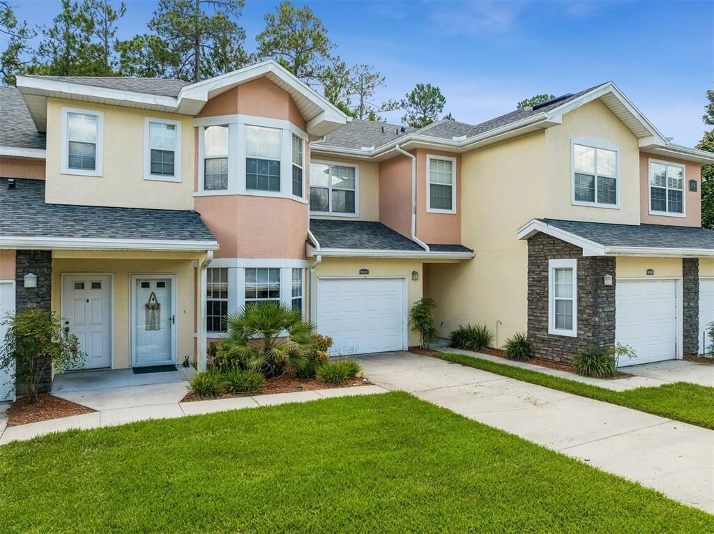 Property Photo: 96048 Cottage Court FL 32034