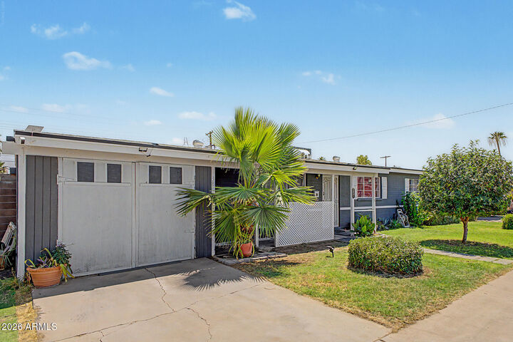 Property Photo: 3801 W Meadowbrook Avenue AZ 85019
