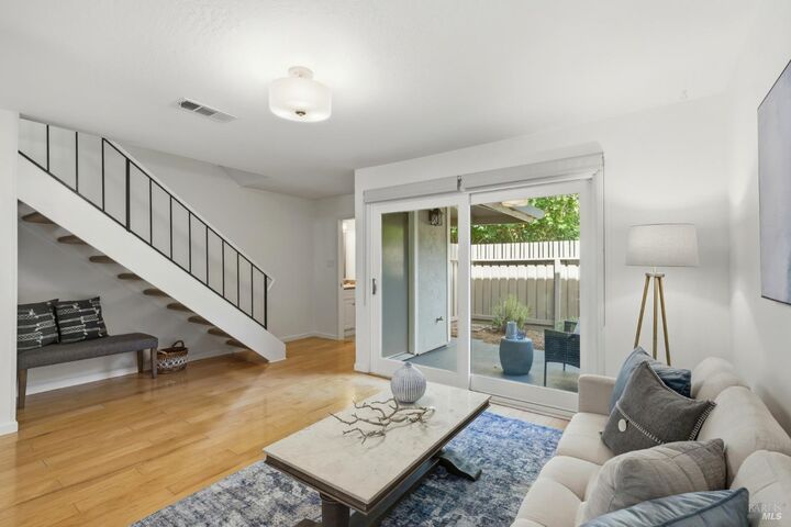 Property Photo: 245 Roundtree Way CA 94903