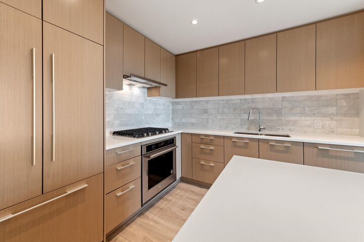 Property Photo:  110 E 17th Street 602  BC V7L 0K4 