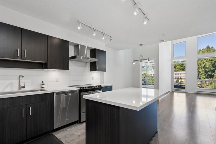 Property Photo:  500 Royal Avenue 605  BC V3L 0G5 