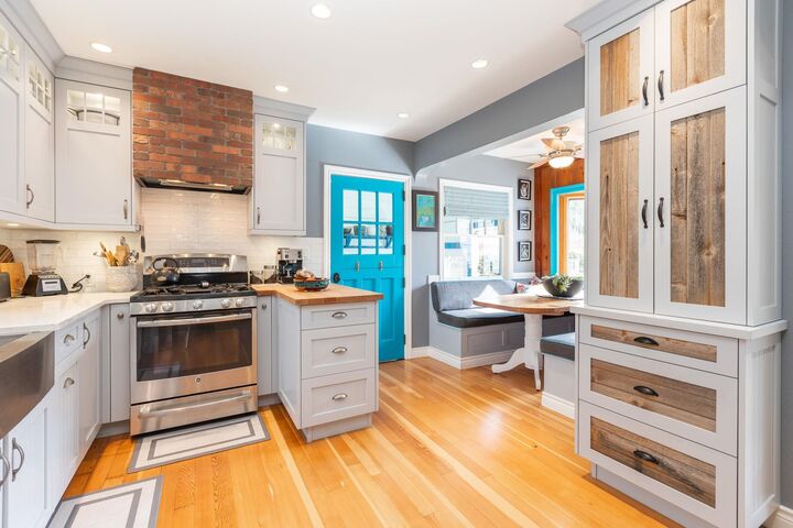 Property Photo: 1196 Habgood Street BC V4B 4W9