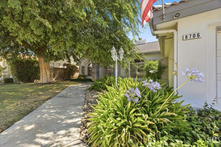 Property Photo: 8706 Dalby Court CA 93313